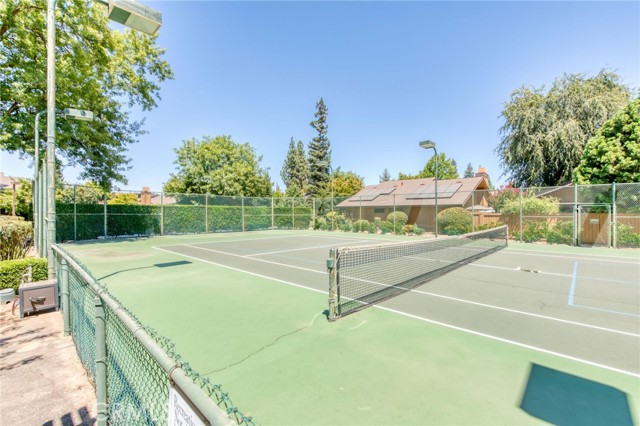 6300 N Palm Avenue, Fresno CA: https://media.crmls.org/medias/329899ee-034f-4d39-a9d8-ca8efdb51604.jpg