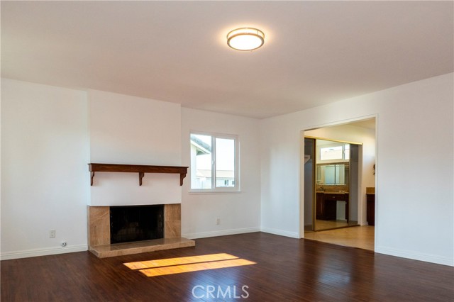 18410 Alexander Ave, Cerritos CA: https://media.crmls.org/medias/3298d414-fe2c-434e-92be-f1057511855b.jpg