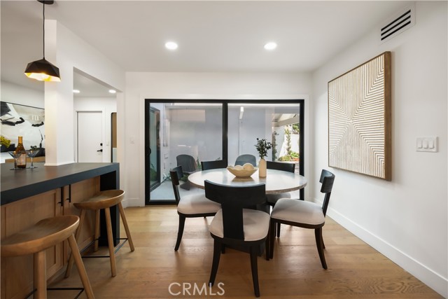 Detail Gallery Image 30 of 42 For 22 Rue Cannes, Newport Beach,  CA 92660 - 2 Beds | 2 Baths