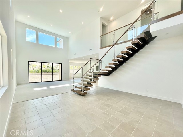 Detail Gallery Image 2 of 29 For 27526 Elderberry Dr, Valencia,  CA 91381 - 5 Beds | 5/1 Baths