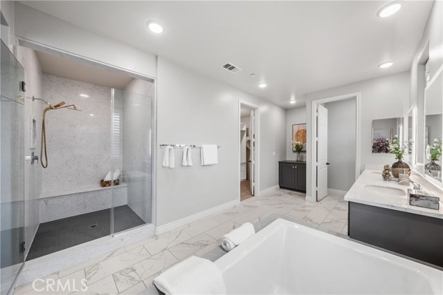 Detail Gallery Image 33 of 49 For 113 Wanderer, Irvine,  CA 92618 - 4 Beds | 4/1 Baths