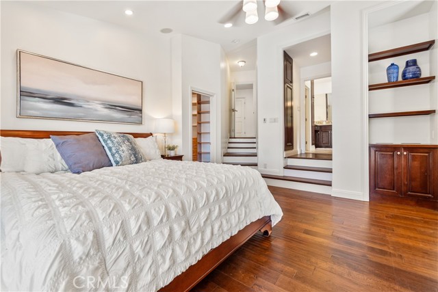 Detail Gallery Image 39 of 74 For 1077 10th St, Hermosa Beach,  CA 90254 - 4 Beds | 3/1 Baths