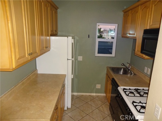 Detail Gallery Image 7 of 17 For 1220 Belmont Ave 3c,  Long Beach,  CA 90804 - 1 Beds | 1 Baths