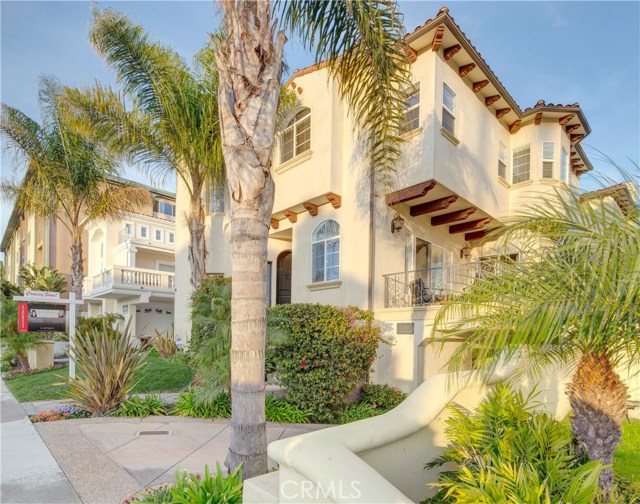 1208 Catalina Avenue, Redondo Beach, California 90277, 4 Bedrooms Bedrooms, ,3 BathroomsBathrooms,Residential,Sold,Catalina,SB17062323