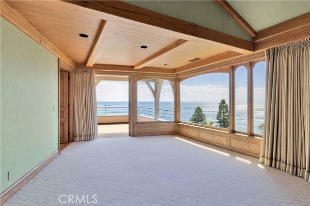 Detail Gallery Image 14 of 39 For 154 Emerald, Laguna Beach,  CA 92651 - 6 Beds | 7/2 Baths