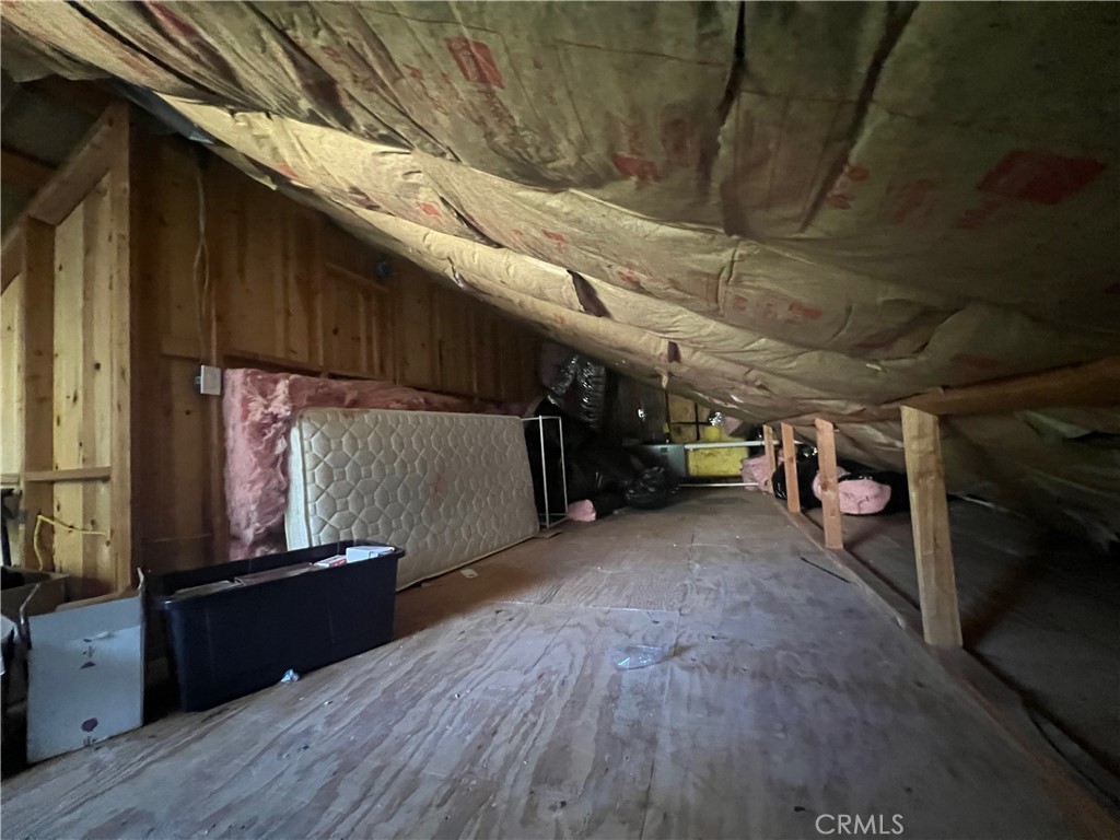 https://media.crmls.org/medias/329dbd51-3f12-461e-bed3-6d75cf154f03.jpg?preset=X-Large