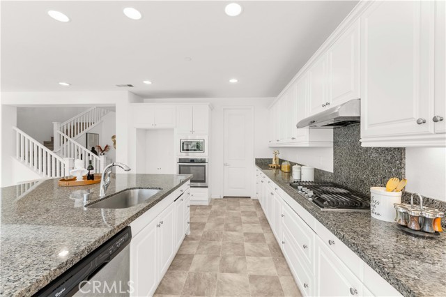 2756 E Wickford Street, Ontario CA: https://media.crmls.org/medias/329dc260-0a36-4636-b569-81aaa0801112.jpg
