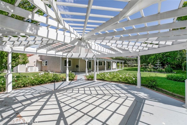 Detail Gallery Image 45 of 51 For 10928 Meseta Ave, Shadow Hills,  CA 91040 - 4 Beds | 3 Baths