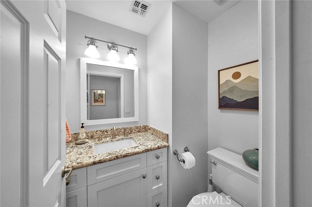 Detail Gallery Image 13 of 27 For 425 N Elena Ave #2,  Redondo Beach,  CA 90277 - 3 Beds | 4 Baths