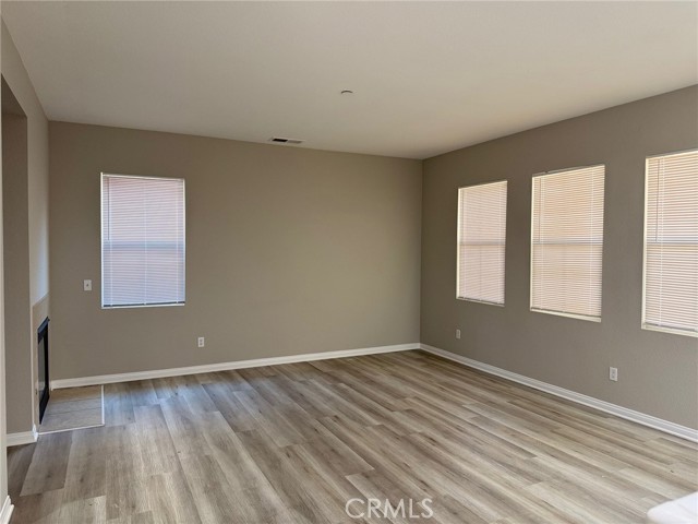 Detail Gallery Image 17 of 36 For 4547 Nicole Way, Riverside,  CA 92501 - 5 Beds | 3/1 Baths