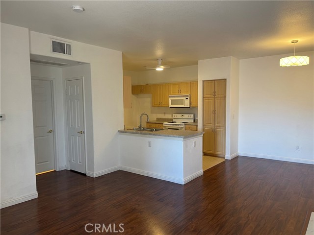 24909 Madison Avenue, Murrieta CA: https://media.crmls.org/medias/329ecf4a-4add-47d6-aaef-42a0f533fcb2.jpg