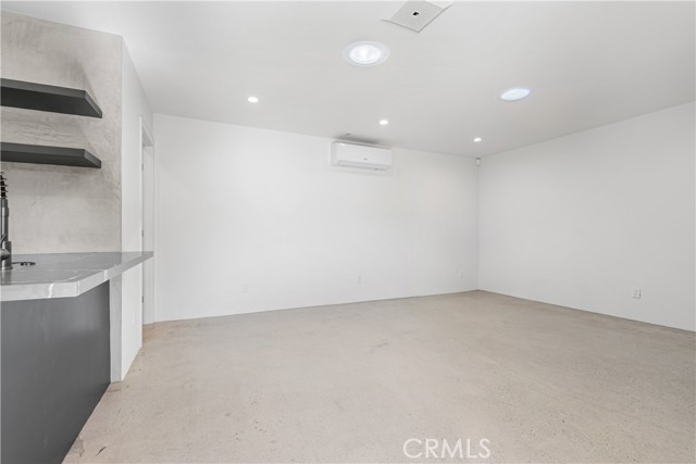 Detail Gallery Image 23 of 33 For 18848 Collins, Tarzana,  CA 91356 - 2 Beds | 2 Baths