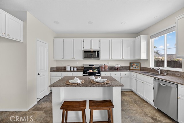 Detail Gallery Image 16 of 64 For 5996 Celeste, Hemet,  CA 92545 - 5 Beds | 3 Baths