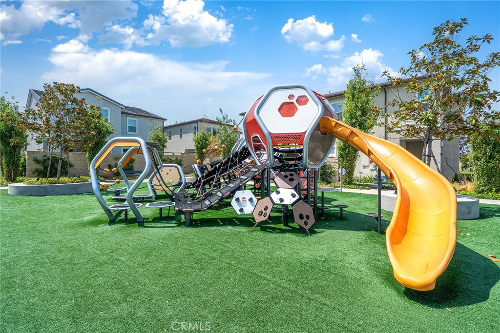 https://media.crmls.org/medias/329fc312-42ae-4708-849d-4527576abfde.jpg?preset=X-Large