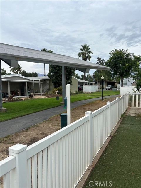 450 Judson Avenue, Redlands CA: https://media.crmls.org/medias/329fe1e5-eec3-4db2-bc31-2fe1e0750382.jpg