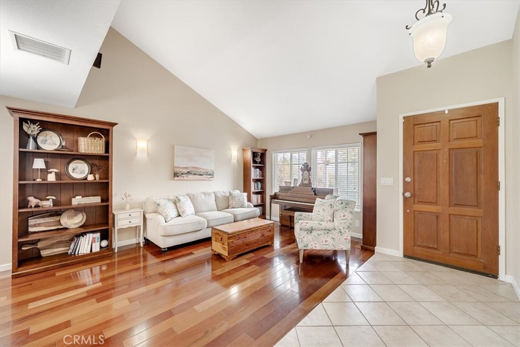 9048 Meadowrun - photo 7