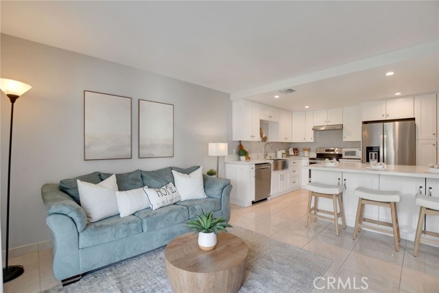 Detail Gallery Image 14 of 38 For 1161 Oakengate Dr, San Dimas,  CA 91773 - 4 Beds | 2/1 Baths