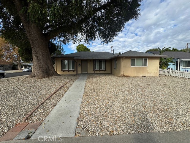 Detail Gallery Image 1 of 24 For 17627 Caprino Pl, Van Nuys,  CA 91406 - 3 Beds | 2 Baths