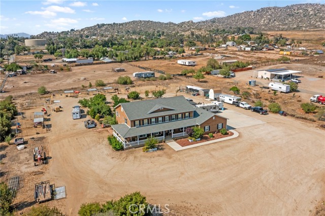 24450 Malaga Road, Menifee CA: https://media.crmls.org/medias/32a1aa4a-b94f-4042-a32f-2b571a71e452.jpg