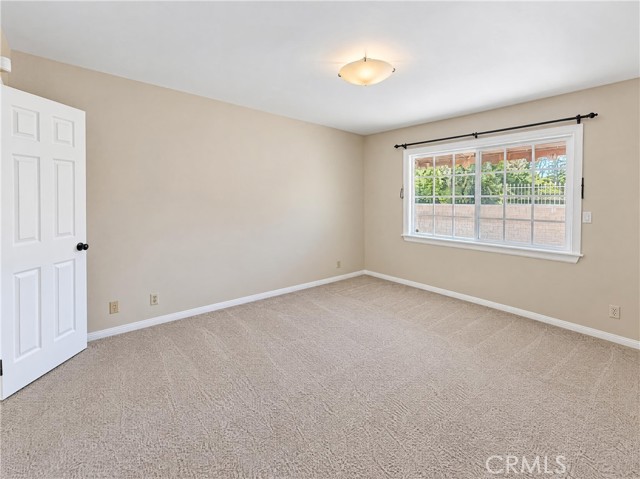 1042 Whispering Oaks photo 11