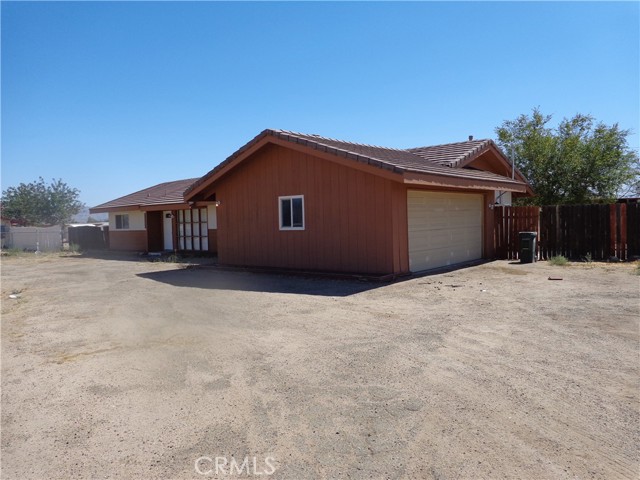 Detail Gallery Image 2 of 22 For 19993 Rimrock, Apple Valley,  CA 92307 - 3 Beds | 2 Baths