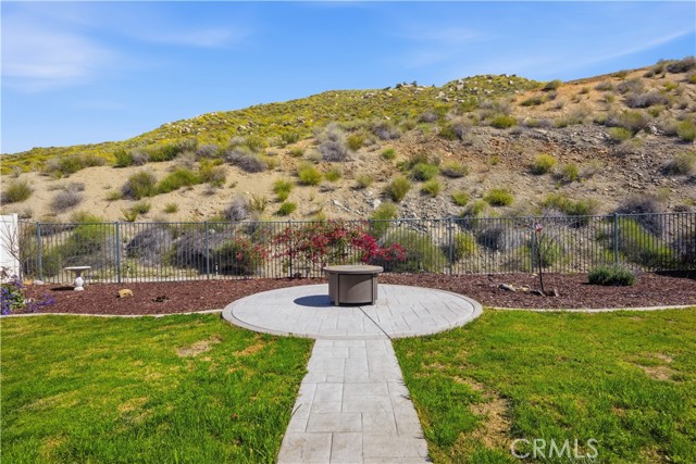 Detail Gallery Image 12 of 42 For 24526 Snapdragon Way, Lake Elsinore,  CA 92532 - 4 Beds | 3 Baths