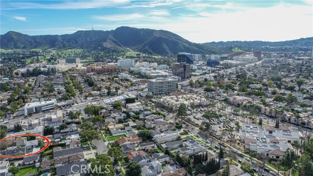 Detail Gallery Image 28 of 32 For 121 N Myers, Burbank,  CA 91506 - 4 Beds | 2 Baths