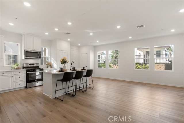 Detail Gallery Image 10 of 25 For 4215 E Carmel Privado, Ontario,  CA 91761 - 3 Beds | 2/1 Baths