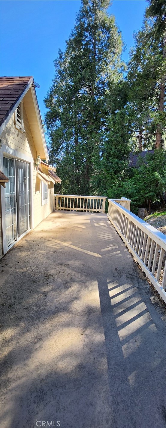 29164 South Lane, Cedar Glen CA: https://media.crmls.org/medias/32a34a64-db96-4a92-bced-eca141430b2d.jpg