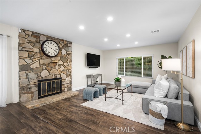 Detail Gallery Image 6 of 35 For 240 Bedford Way, Upland,  CA 91786 - 4 Beds | 2 Baths