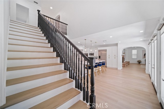 25422 Magnolia Lane, Stevenson Ranch CA: https://media.crmls.org/medias/32a36927-dd91-4660-ba17-c5b5a2d95f4e.jpg