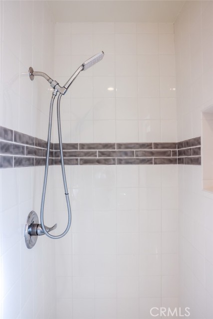 Detail Gallery Image 10 of 17 For 11253 Segrell Way, Culver City,  CA 90230 - 3 Beds | 2 Baths