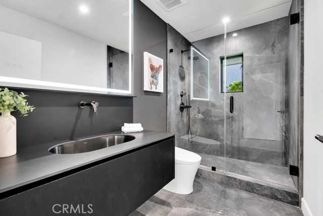 Detail Gallery Image 26 of 40 For 4015 Clarinda Dr, Tarzana,  CA 91356 - 5 Beds | 4 Baths