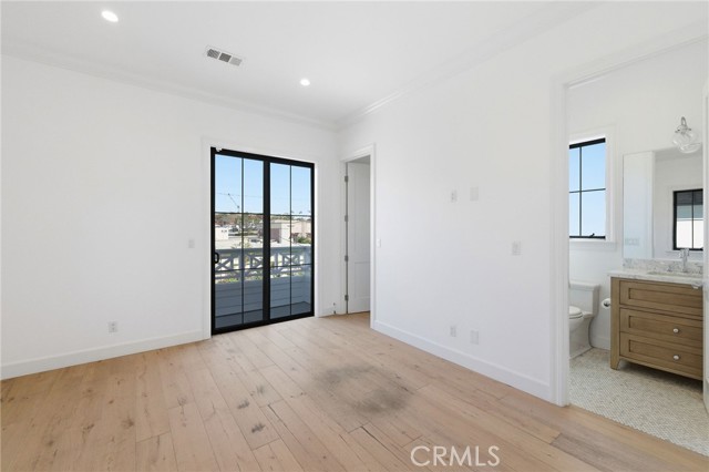 Detail Gallery Image 40 of 59 For 1405 Oak Ave, Manhattan Beach,  CA 90266 - 4 Beds | 4/1 Baths