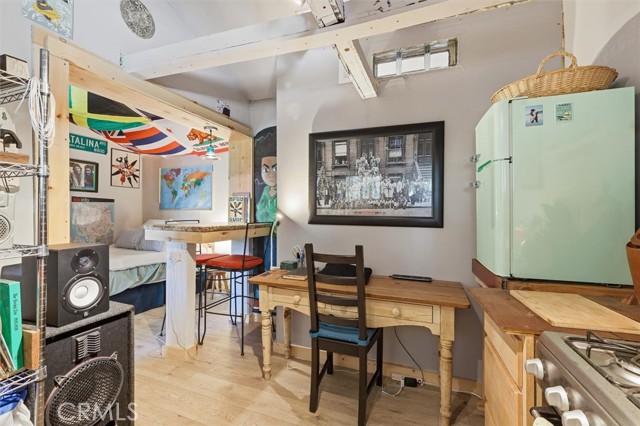 Detail Gallery Image 22 of 35 For 222 S Broadway, Redondo Beach,  CA 90277 - 2 Beds | 1 Baths