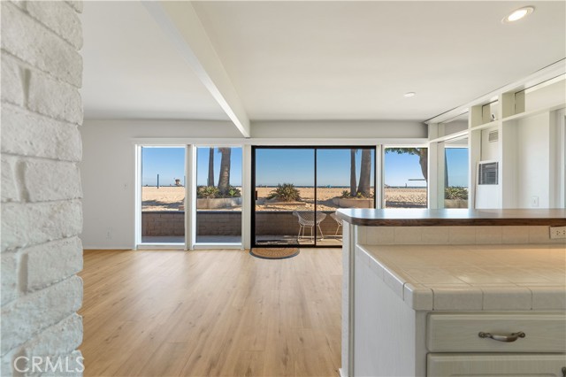 1510 W Oceanfront, Newport Beach CA: https://media.crmls.org/medias/32a6e37f-d8ba-4c6c-b31a-490c029af25a.jpg