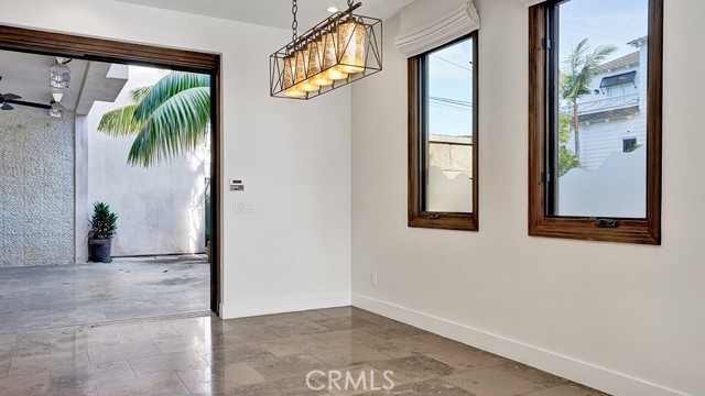 Detail Gallery Image 18 of 61 For 243 Poppy Ave, Corona Del Mar,  CA 92625 - 4 Beds | 3/1 Baths