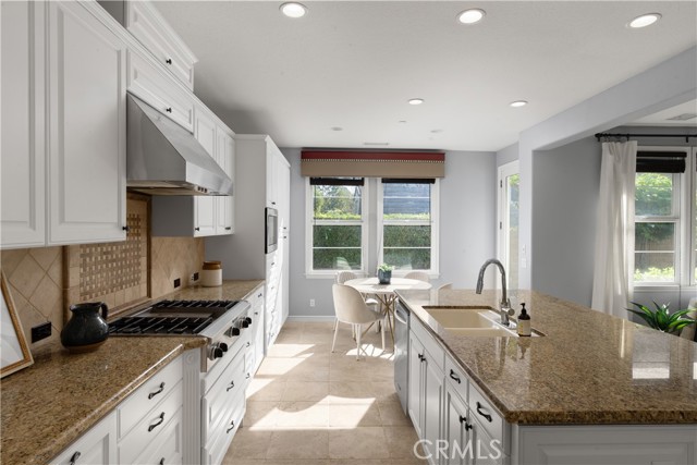 7 Waltham Road, Ladera Ranch CA: https://media.crmls.org/medias/32a70aa4-5bb9-4b42-baf8-3d90995aa0d3.jpg