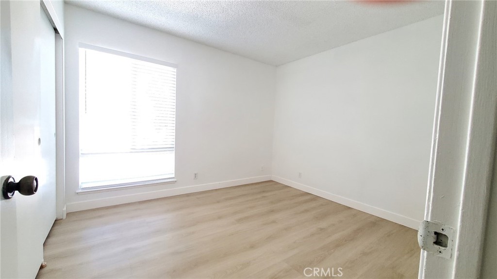 https://media.crmls.org/medias/32a752b2-0b6d-4d7a-b1ea-406f55ce556b.jpg?preset=X-Large