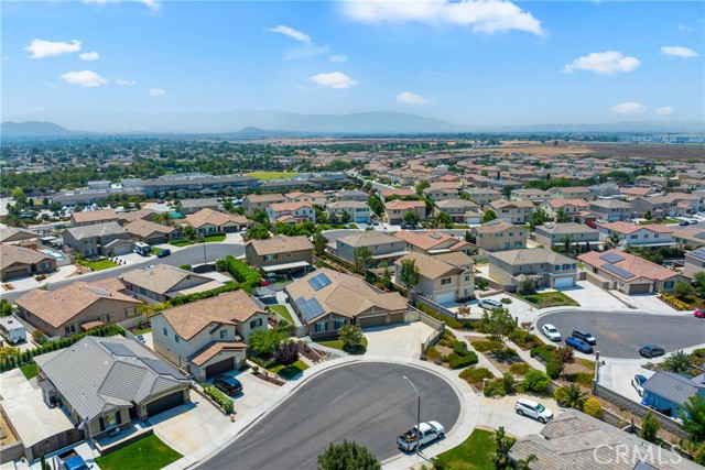 11484 Corte Cuyama, Jurupa Valley CA: https://media.crmls.org/medias/32a757f2-641a-4bf3-ba2e-a752efd59c42.jpg