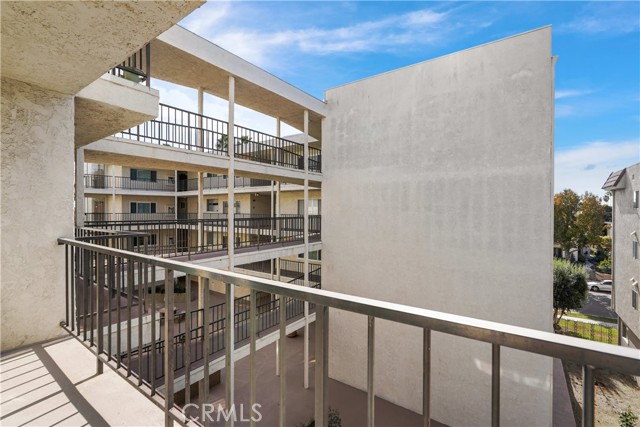 Detail Gallery Image 29 of 44 For 2131 E 1st St #307,  Long Beach,  CA 90803 - 2 Beds | 2 Baths