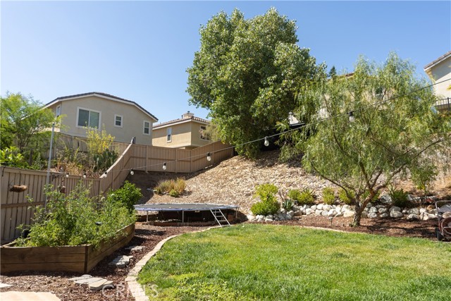 Detail Gallery Image 3 of 36 For 32462 Silver Creek, Lake Elsinore,  CA 92532 - 4 Beds | 2/1 Baths