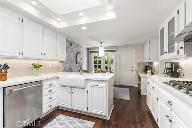 Detail Gallery Image 10 of 57 For 30 Jetty Dr, Corona Del Mar,  CA 92625 - 2 Beds | 2 Baths