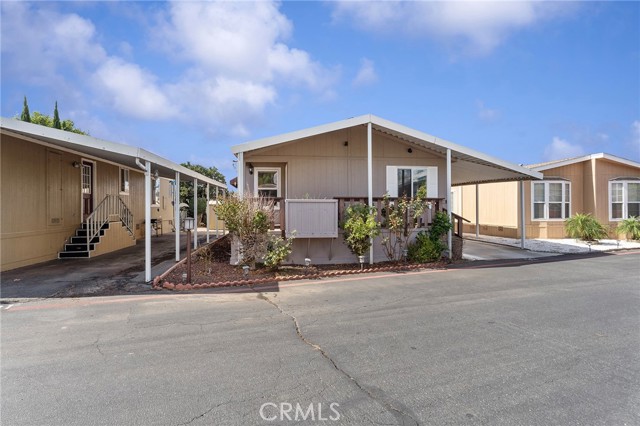 Detail Gallery Image 5 of 30 For 3701 Fillmore Street #32,  Riverside,  CA 92505 - 3 Beds | 2 Baths