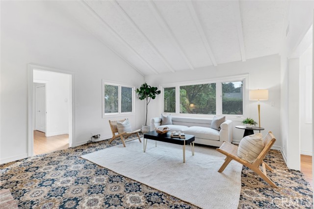 Detail Gallery Image 6 of 42 For 17716 Nordhoff St, Northridge,  CA 91325 - 4 Beds | 2 Baths