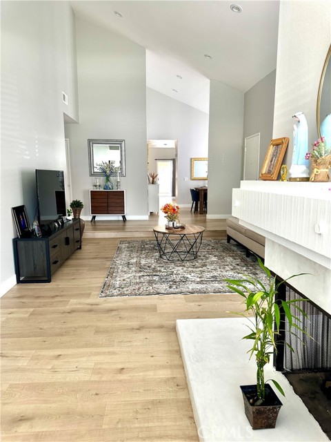 25482 Coral Wood Street, Lake Forest CA: https://media.crmls.org/medias/32a90110-d349-458b-ac39-c8d1dbe7604a.jpg