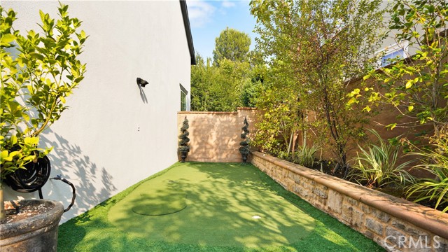 19 Basilica Place, Ladera Ranch CA: https://media.crmls.org/medias/32aa8c07-6c7f-4f80-ba96-d48fb934d20f.jpg