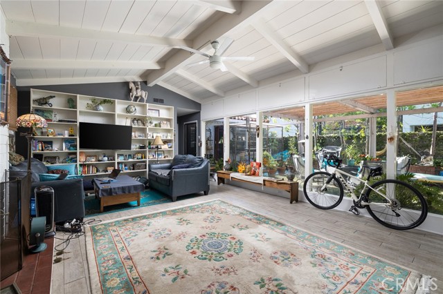 Detail Gallery Image 5 of 17 For 120 via Undine, Newport Beach,  CA 92663 - 3 Beds | 2 Baths