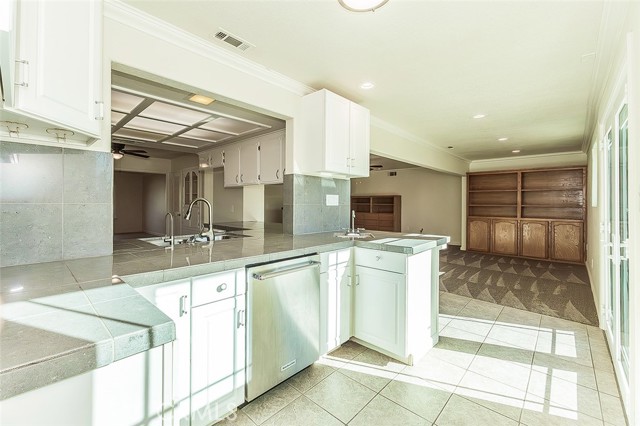 Image 18 of 55 For 5840 Illinois Avenue