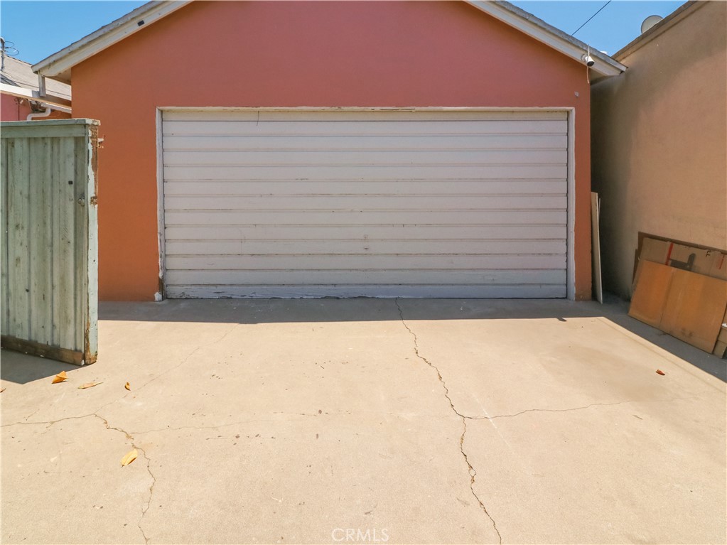 https://media.crmls.org/medias/32ab59b0-d625-410d-9813-5f0e66338f8a.jpg?preset=X-Large